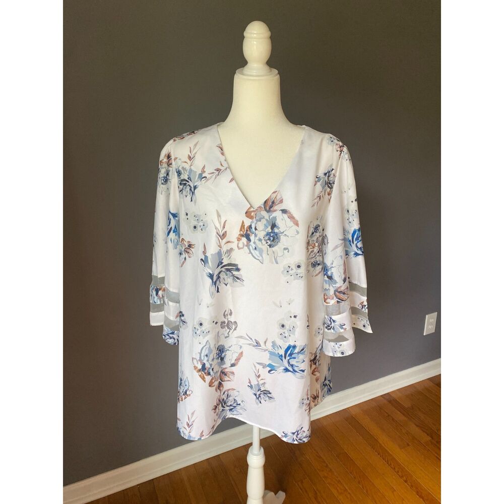 White Floral Print Flare Sleeve Top Size XL